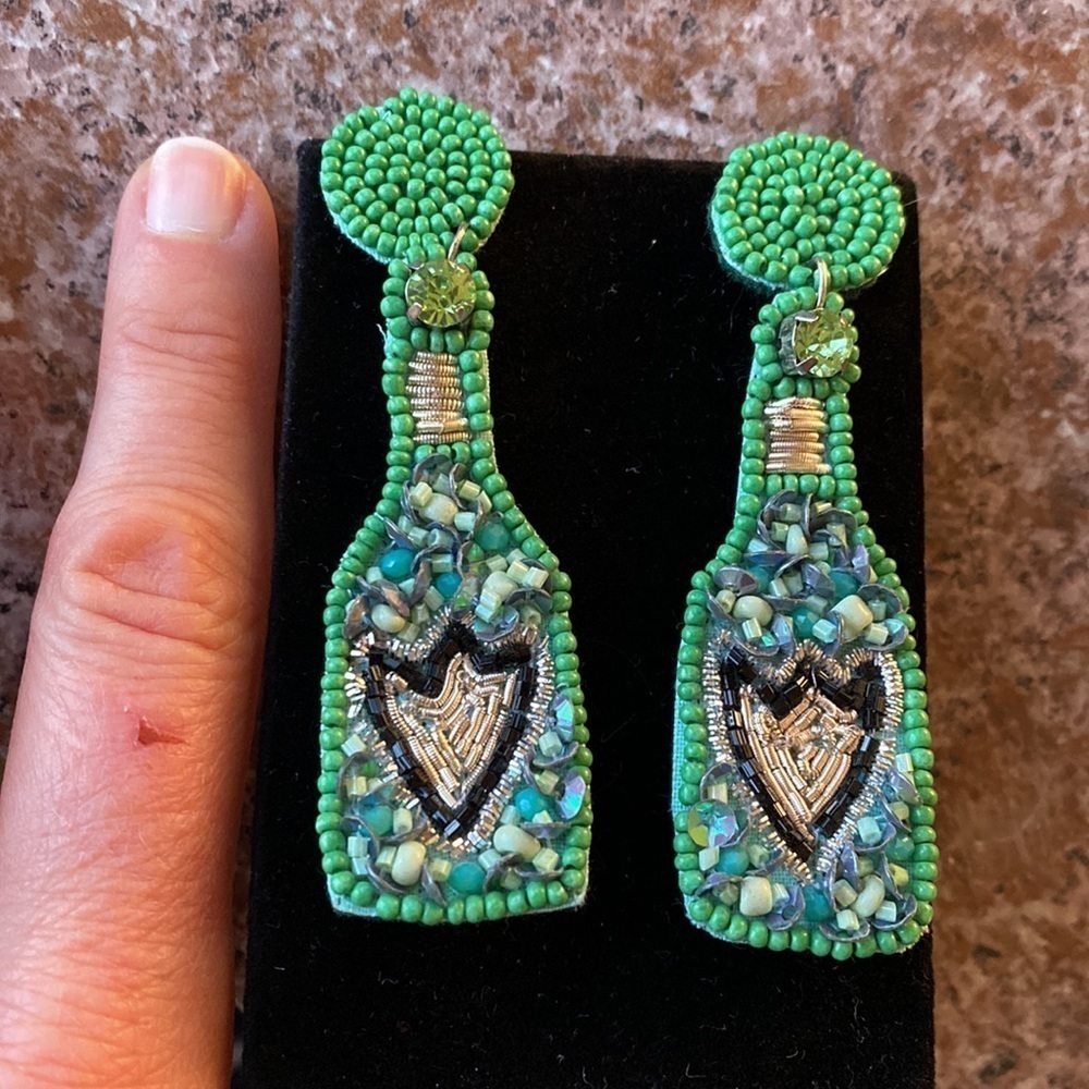 LARGE green beaded champagne bottle circle post dangle‎ earrings - Picture 3 of 4